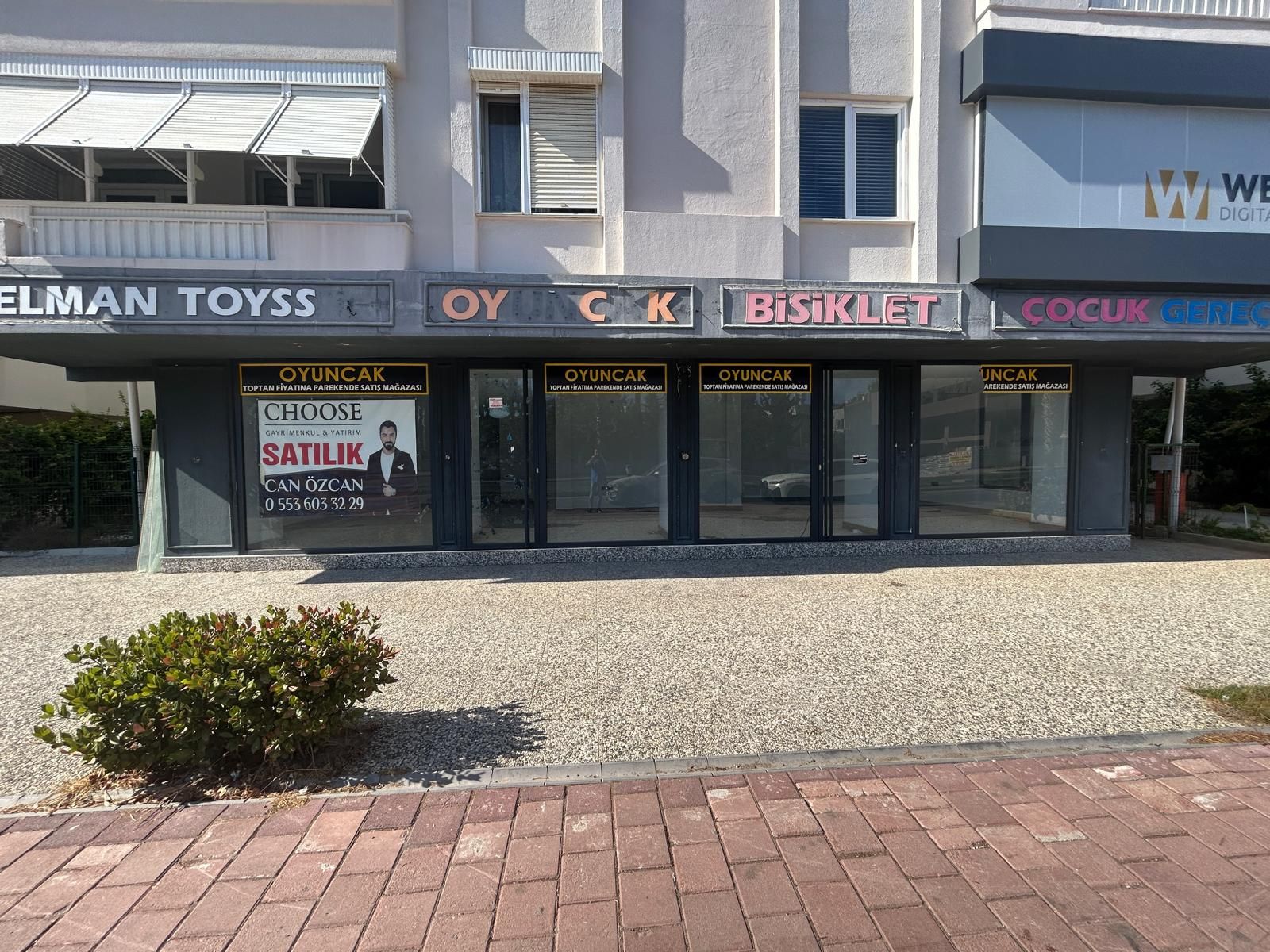 CAN ZCAN'DAN BARINAKLAR BULVARI ZER KRALIK DKKAN