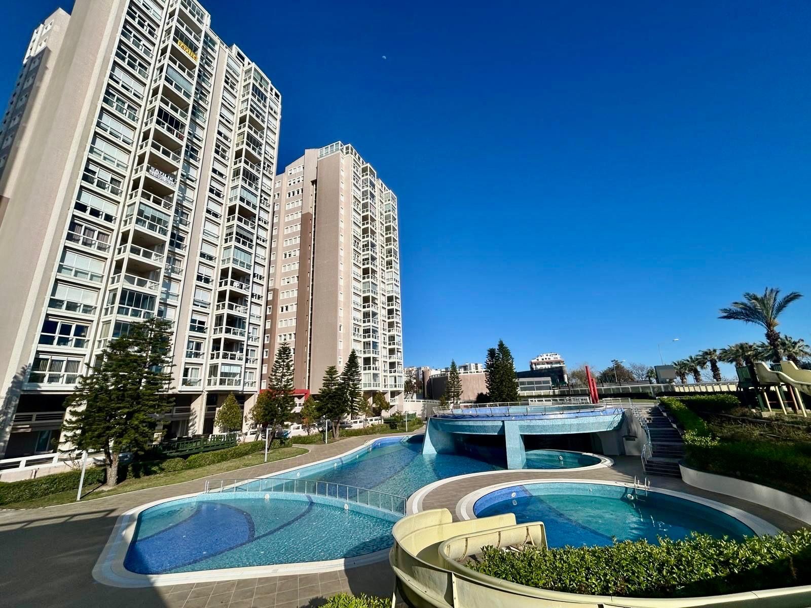 HANDE �ZBEK'TEN PHASEL�S KONUTLARINDA DEN�ZE SIFIR 4+1 DA�RE 