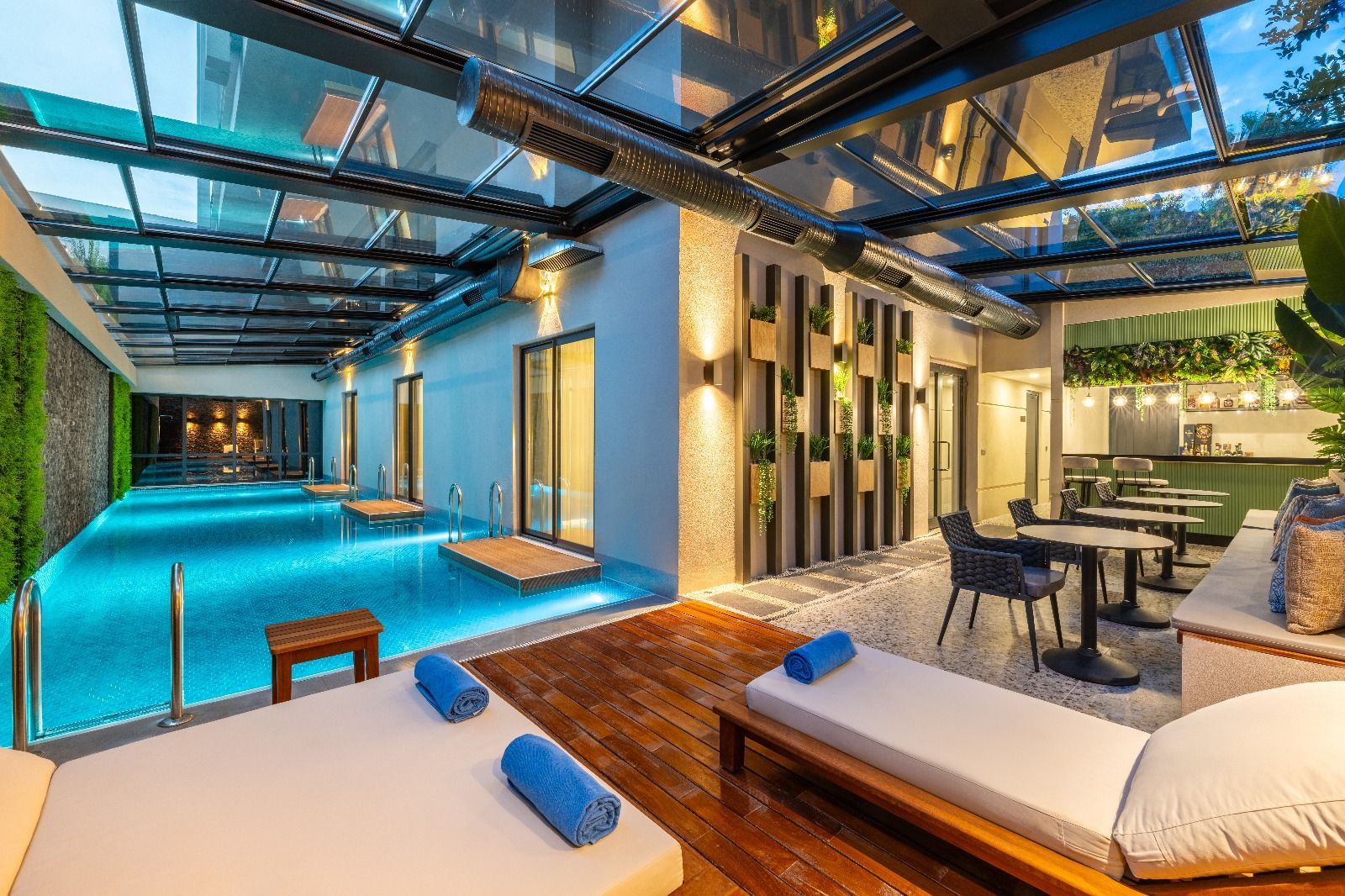 LARA MERKEZ'DE SATILIK 3 YILDIZLI OTEL***